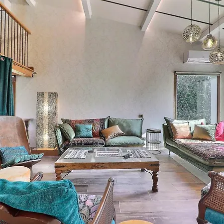 The Workshop - Atypical Loft Private Swimming Pool & Garden 3 Stars *